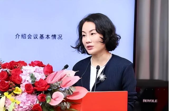 中国最赚钱女秘书朱旭：年薪849万，年终奖1000万，48岁至今未婚